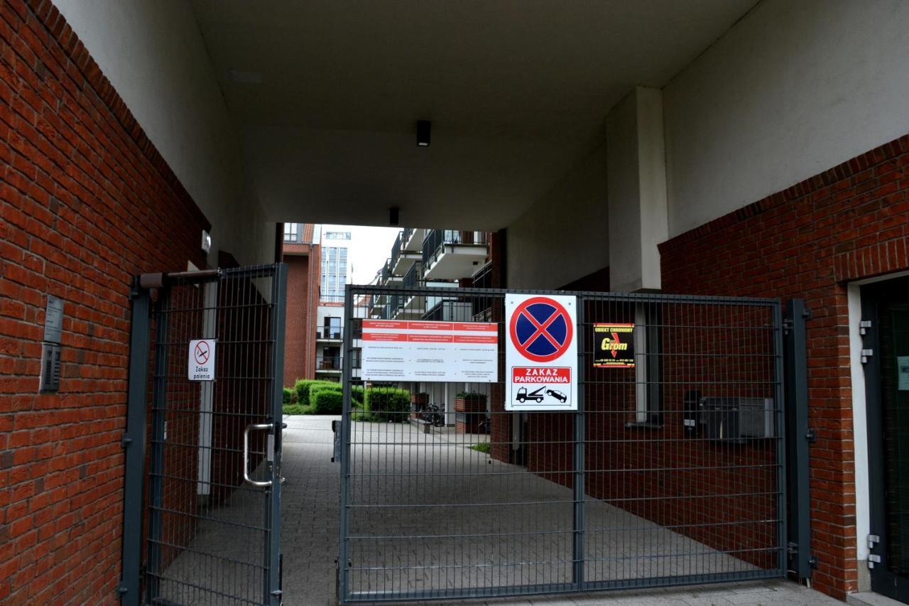 Centrum Nad Motlawa Z Widokiem Na Rzeke Lub Na Patio Z Balkonem Apartment *