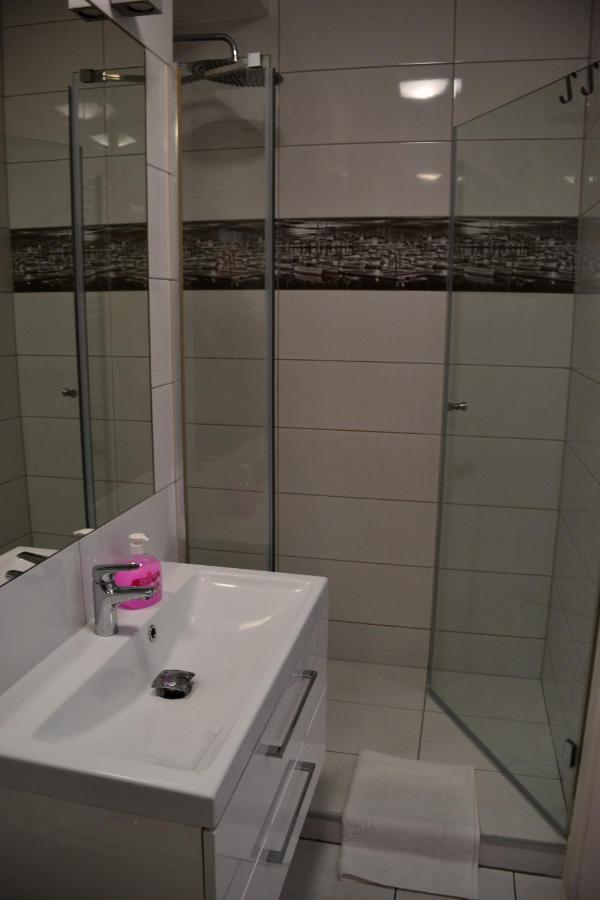 Apartment Centrum Nad Motlawa Z Widokiem Na Rzeke Lub Na Patio Z Balkonem